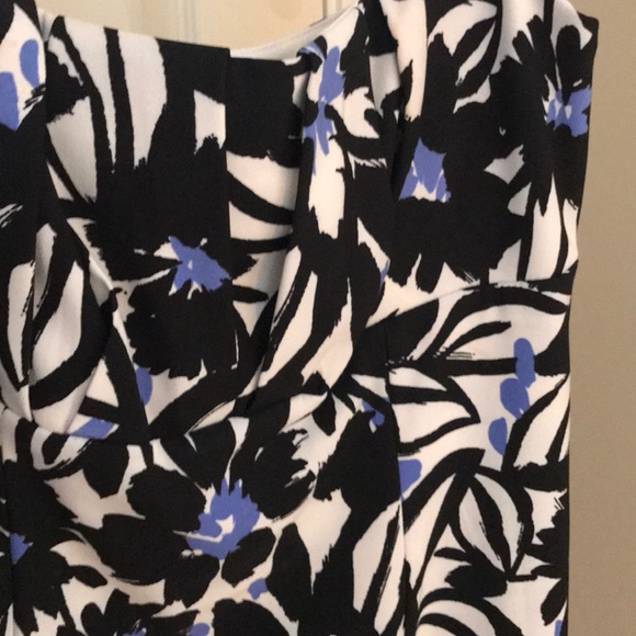 New Floral Dress - Picture 5 of 9